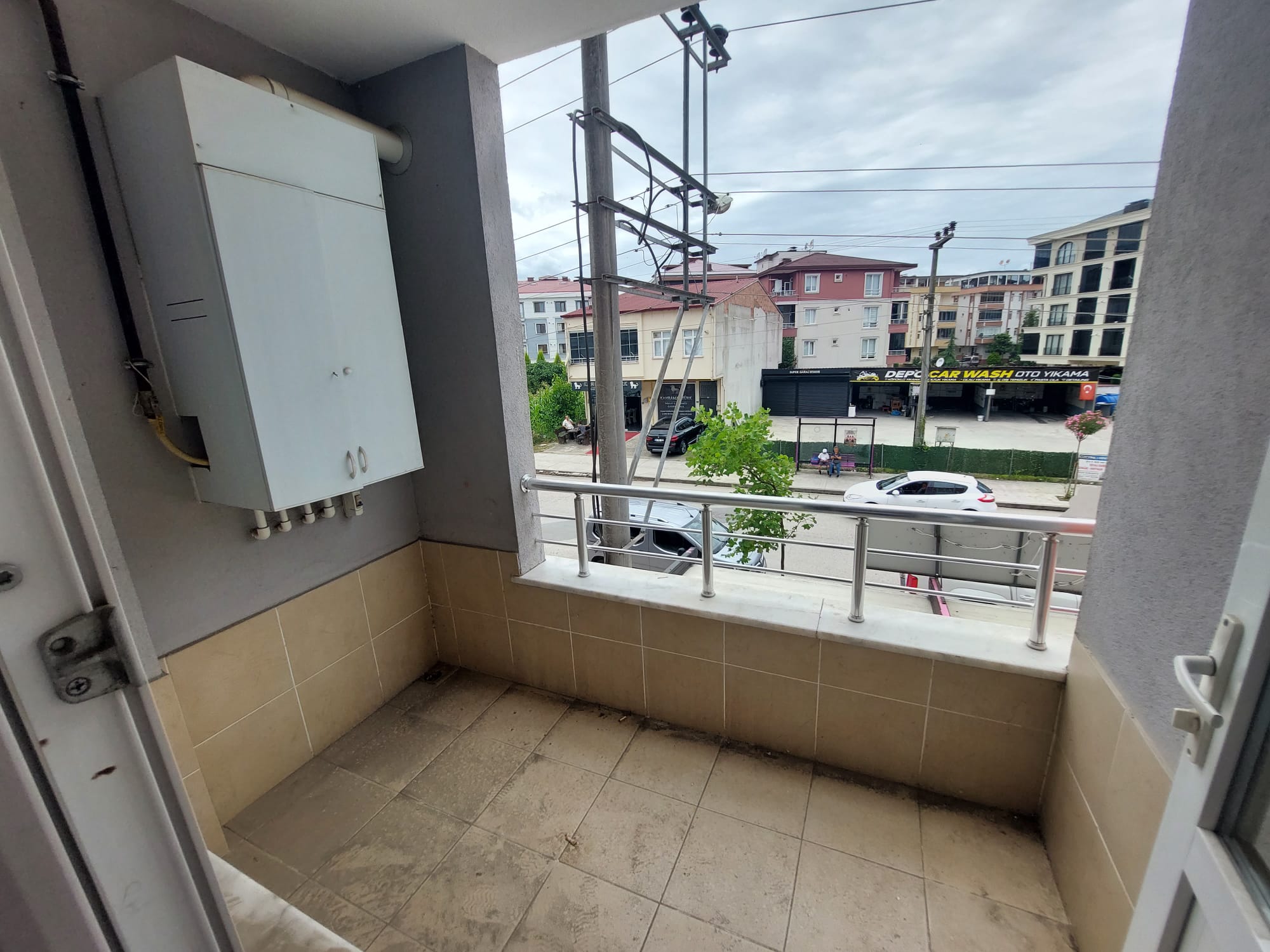 CUMHURİYET MAHALLESİNDE DENİZE ÇOK YAKIN 3+1 KİRALIK DAİRE
